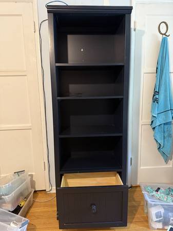 Bookcase with drawer 1
