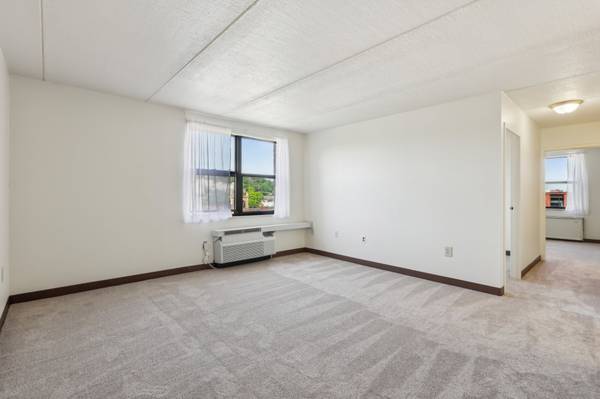 $1,800 / 2br - 730ft2 - Shadyside 2 bedroom - Available December 1st (Shadyside)64013531255042120