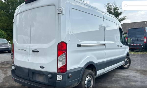 2019 Ford T250 vans - Photo 5
