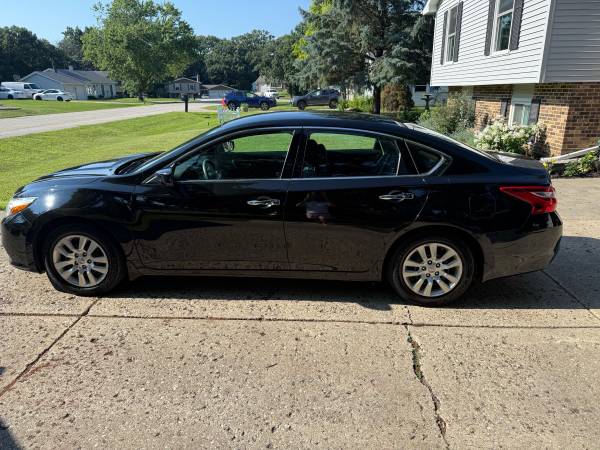 2017 Nissan Altima 2.5 S – Only 105K Miles – $6900 OBO - $6,900 (McHenry)63618690426113120