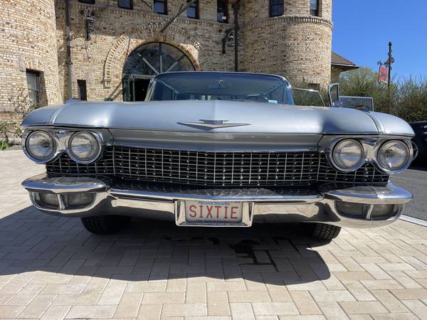 Cadillac Serie 62 de 1960 con techo plano - $30,000 (Brookline)63615292428033122