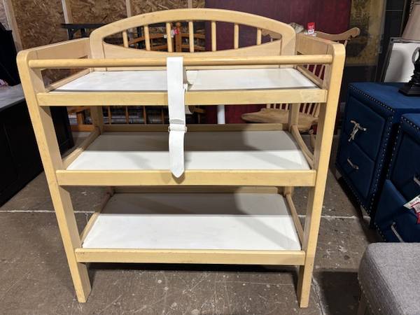 Baby Changing Table (with no pad) 66723 1