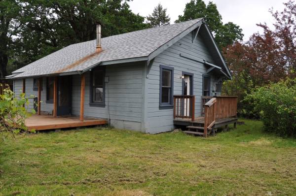 $310,000 / 2br - 912ft2 - Escape to your own private haven with this cozy 2-bed 1-bath home (Veneta)63977275702402124