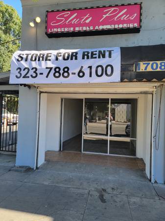 Retail storefront for lease!!!Very busy street great location!!! 1