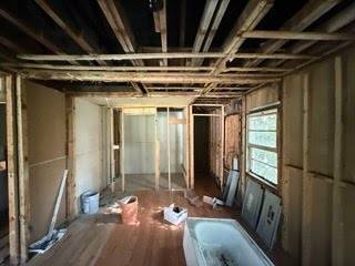 $30,000 / 1942ft2 - Good House 4 SALE. Selling @ $30k (Negotiable) (Macon)63964125284098122