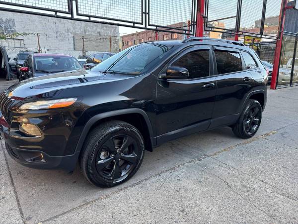 2016 Jeep Cherokee Latitude Altitude 4x4 SUV 4 puertas - $8,999 (+ Raceway Motors inc)63473263297923124