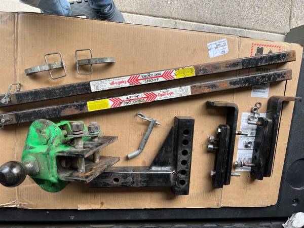 Weight distribution hitch set-up 1