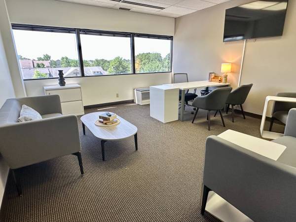 $493 50% OFF PRIVATE OFFICES!! Flexible Terms. Move In Immediately. (71st & Yale)63981981134722121