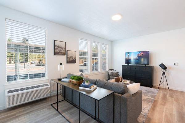 $1,599 / 1br - 708ft2 - Unbeatable Cascade Mountain Views, 1st Month Free!63839293551105121
