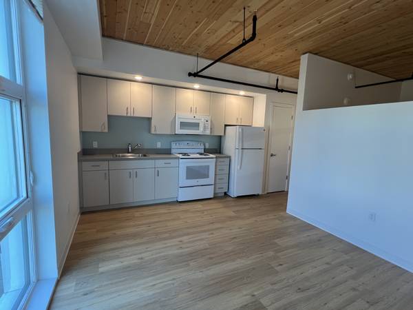 $1,294 / 1br - 448ft2 - Ceiling Fans, Parcel Lockers, Refrigerator (540 NE 99th Ave, Portland, OR)63914739940355122
