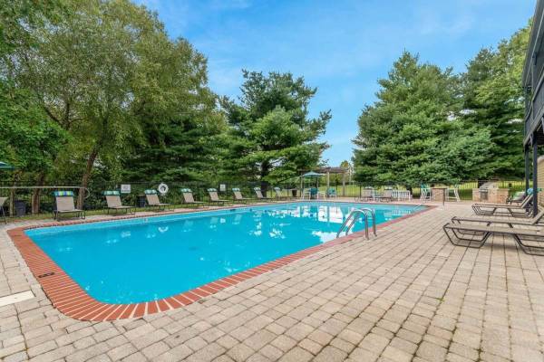 $1,475 / 2hab - 1185ft2 - ¡Mejora tu estilo de vida! 2 habitaciones, 1.5 baños, 1185 pies cuadrados! (Hendersonville)63680393477635123