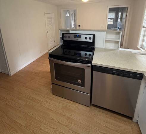 Spacious Coventry 2 bed apartment on first floor. Close to highway. N 1