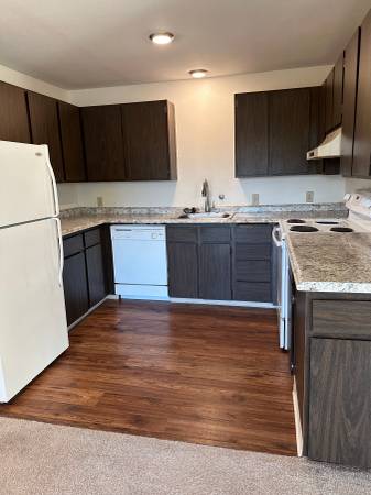 $2350 / 2 habitaciones - 1100 pies² - GRAN DEPARTAMENTO EN ESQUINA DE 2 HABITACIONES con cubierta privada, chimenea, estacionamiento; excelente ubicación! (Greenwood Phinney Ballard)63408953562369121