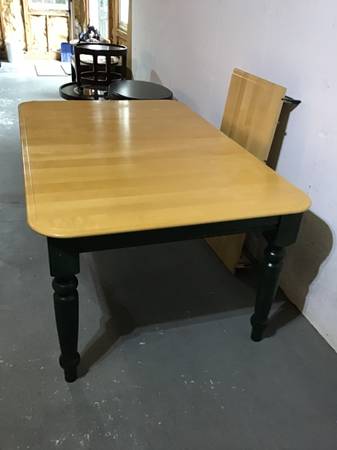 Real nice Maple Dining Table 1