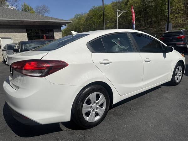 2018 Kia Forte LX      Financing for Everyone !! - $10,65063625245342467124