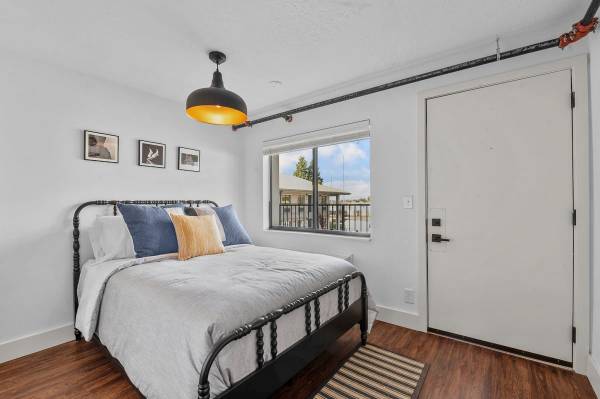 $1,095 / 1br - 276ft2 - Settle in with us!  You'll Love our cozy Studios. 1st month  FREE!! (8002 W Overland Rd, Boise, ID)63794845844737123