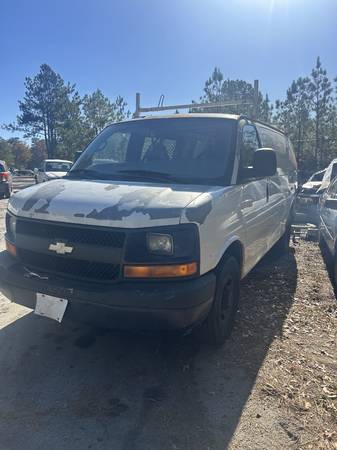 2008 Chevrolet Express 1