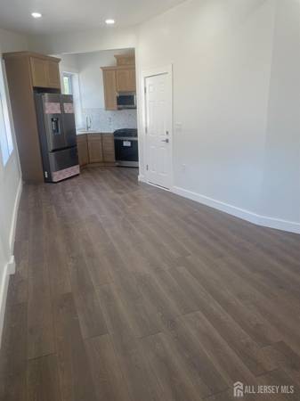 $2,650 / 3br - Updated 3 bedroom, 1 bath- 2 units available (South Amboy)63676291491203120