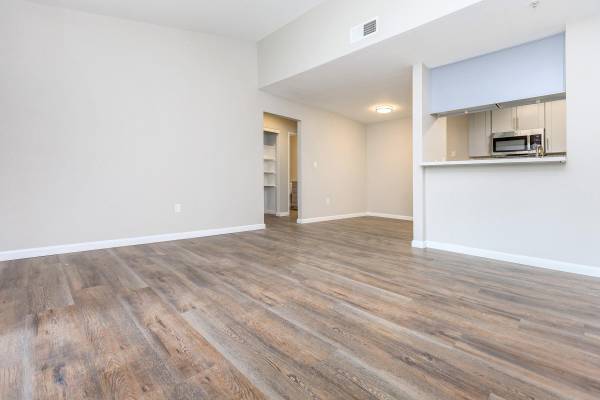 $2,990 / 2br - 840ft2 - 2BD 1BA, Linen Closet, Located in Milpitas (milpitas)64000756287105122