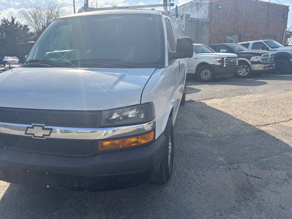 2018 Chevy Express 2500 cargo Van 6.0 auto All power Ladder rack 107K - $11,995 (Temple hills MD 20748)63439984992513121