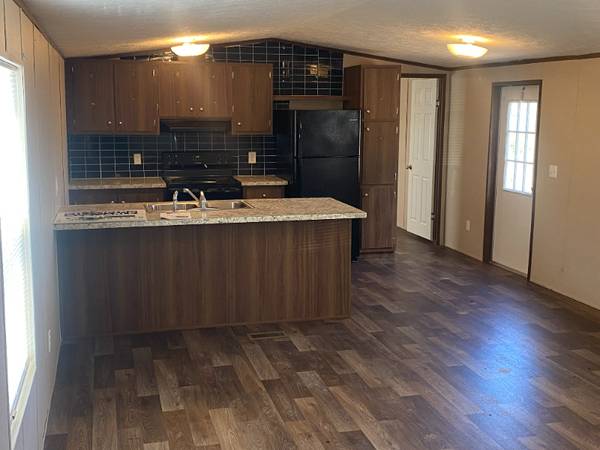 $1250.00 / 3br - 1216ft2 - 3 Bed 2 Bath on nearly Half an Acre63812881420545122