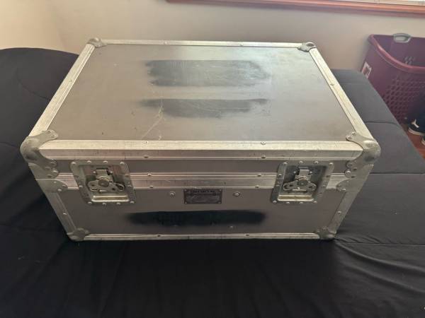 Road case 1