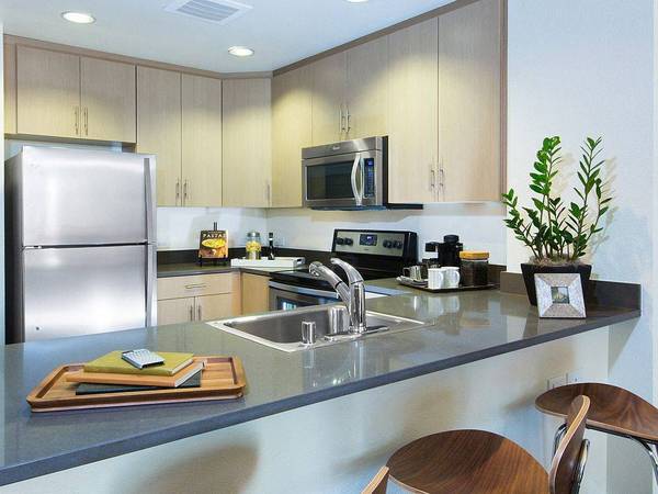 $1,030 / 1br - 600ft2 - Amplio y luminoso apartamento de 1 dormitorio y 1 baño, 9 Franklin St, CA (San Francisco)64055521054721121