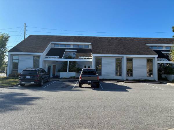 $4,500 / 1600ft2 - Office Space for Rent (James Island)64016107586817120