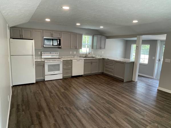 $1,200 / 1br - 675ft2 - Cabaña acogedora de 1 dormitorio en lago privado – Retiro tranquilo junto al Platte (Waterloo)63681677567747121