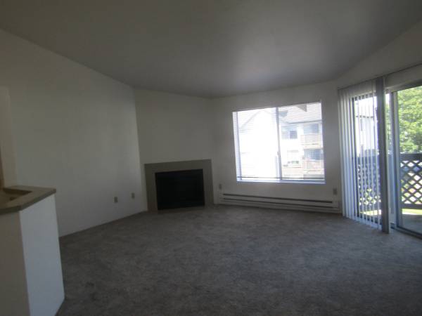 $2,099 / 3br - 1113ft2 - Be Charmed at Alister Parx with 3 bed/ 2 bath homes Available! (Everett)63934290393858124