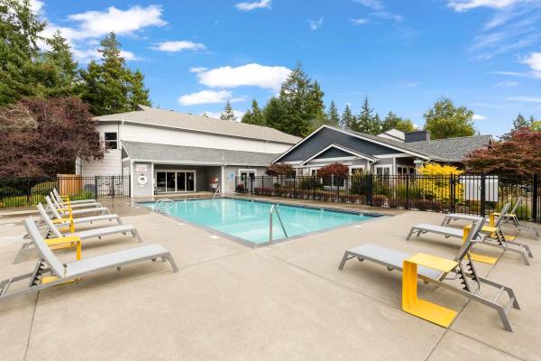 $2,495 / 3br - 1206ft2 - Acógete este otoño con 4 semanas GRATIS en Cascade Ridge Apartments (1206 NW Tahoe Lane, Silverdale, WA 98383)63850637802755122