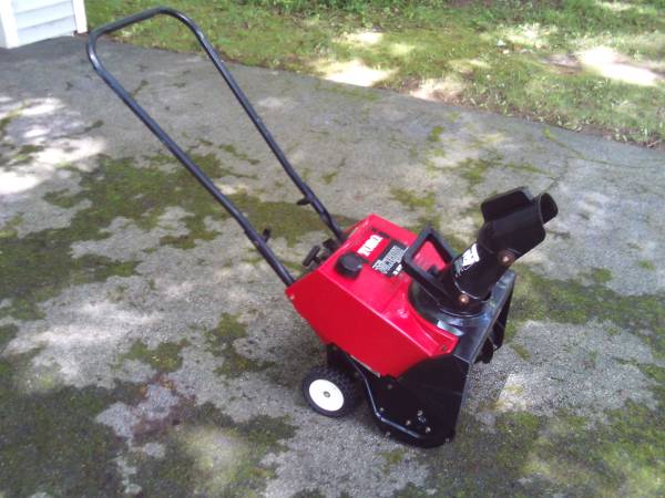 Toro Power Lite Single Stage Snow Blower 1