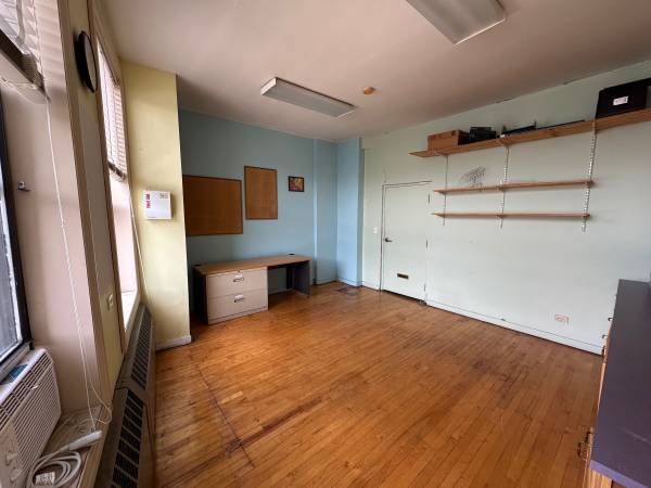 $600 / 181ft2 - UPTOWN OFFICE SPACE / ARTIST WORK SPACE , STUDIO 4554 #303 (Uptown)63960014054019122