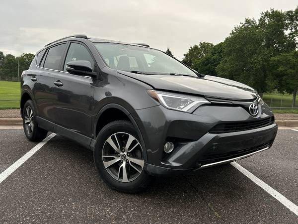2016 Toyota RAV4 XLE AWD SUV Auto Gray Sunroof Back-Up Camera Only 75K - $13,498 (Englewood)63612520313217122