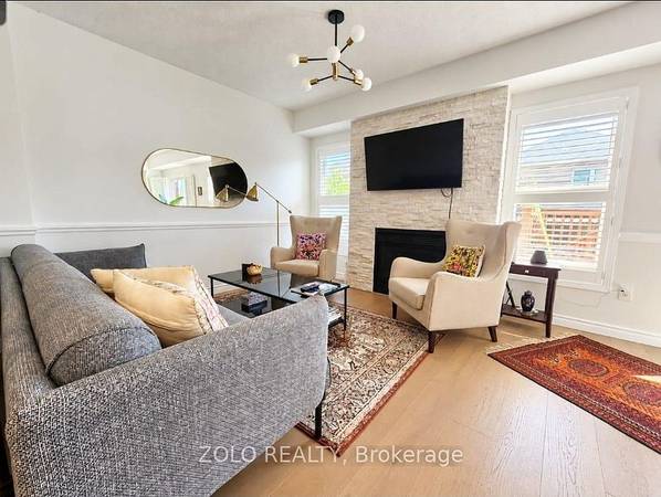 Amazing 4Bedroom House In Richmond Hill Available From Nov 1st! 2