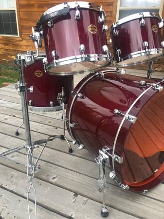 Tama Starclassic Maple Drum Kit – Custom built / Violet Shade 1