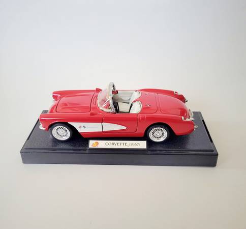 1957 Chevrolet Corvette Convertible Model SS7708 Die-cast 1