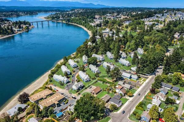 $1,600 / 1br - 725ft2 - Enter into a world of comfort: 1 BR, 1 BA, 725 Sq Ft! (Bremerton - Near Puget Sound)63852484050945122