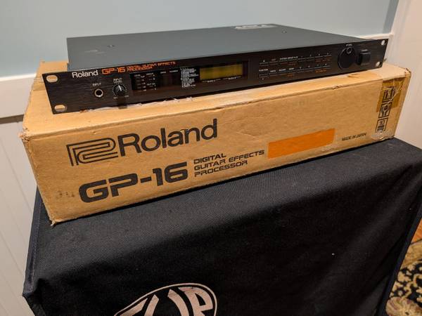 Roland GP-16 digital guitar multi-effects processor - musical