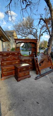 Vintage Queen/Full Bedroom Set 1