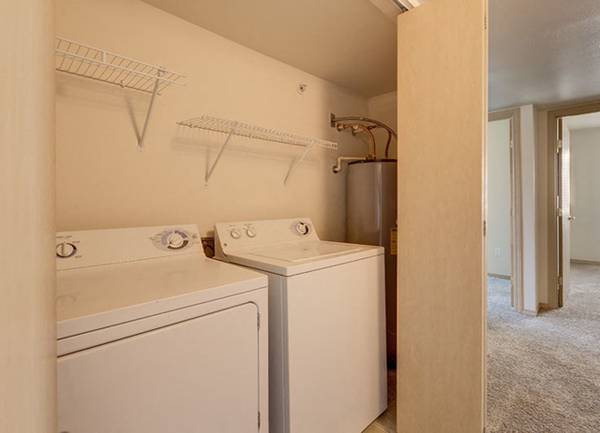 $922 / 1br - 763ft2 - Walk-In Closet in Master Bedroom, Sparkling Pool, Carports Available (9315 Chapel Hill Blvd, Pasco, WA)63673552747265121