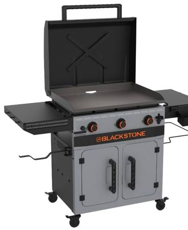Blackstone Bronco 3-Burner 28" XL Omnivore Griddle with Dual Side Shelves and Ca 1