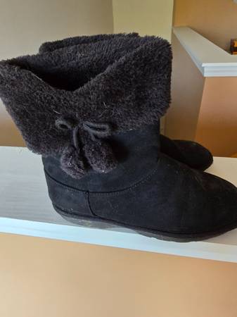 Boots Girls size 5 1