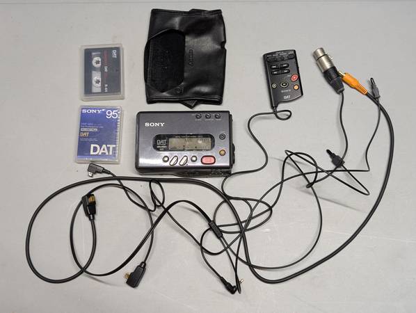 その他 SONY TCD D7 SONY TCD-D7 DAT Recorder