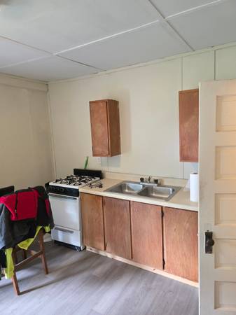 $700 / 1br - 1 br apartment for rent (Indian River)64037896385154122