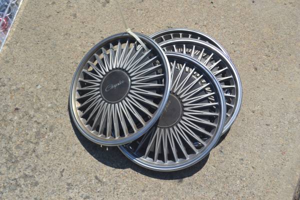 Set of Four 14" Chrysler Dodge Hubcaps 1988-1992 1