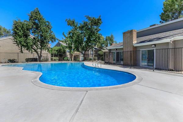 $1,292 / 3br - 1238ft2 - Unbeatable Location, Unparalleled Living! (Fresno)63798508660481122