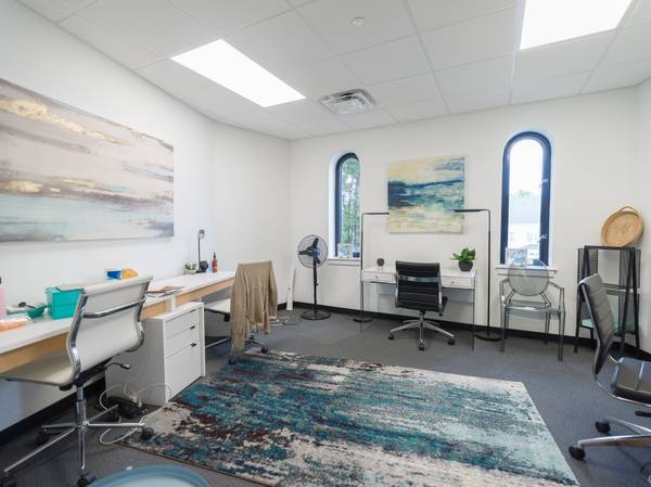 $699 7-8 Person Private Office – AVAILABLE NOW in Alexandria (Alexandria)63779261676931121