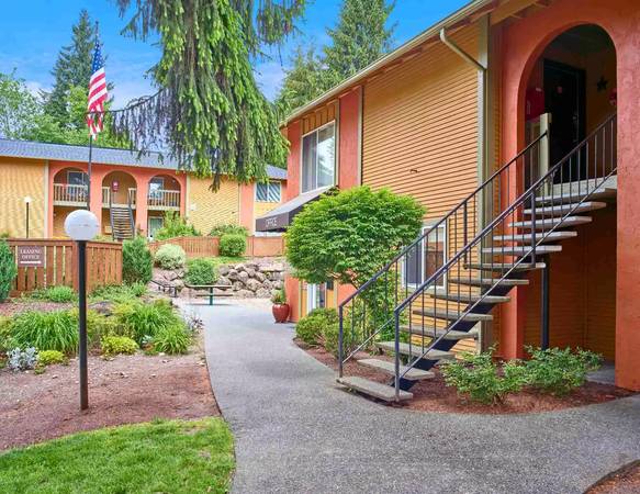 $2.100 / 2 habs - 1000 pies² - ¡Ubicación fantástica! Un amplio apartamento de 2 habitaciones y 1000 pies cuadrados te espera. (Redmond)63442840686467121