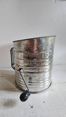 Flour sifter 1